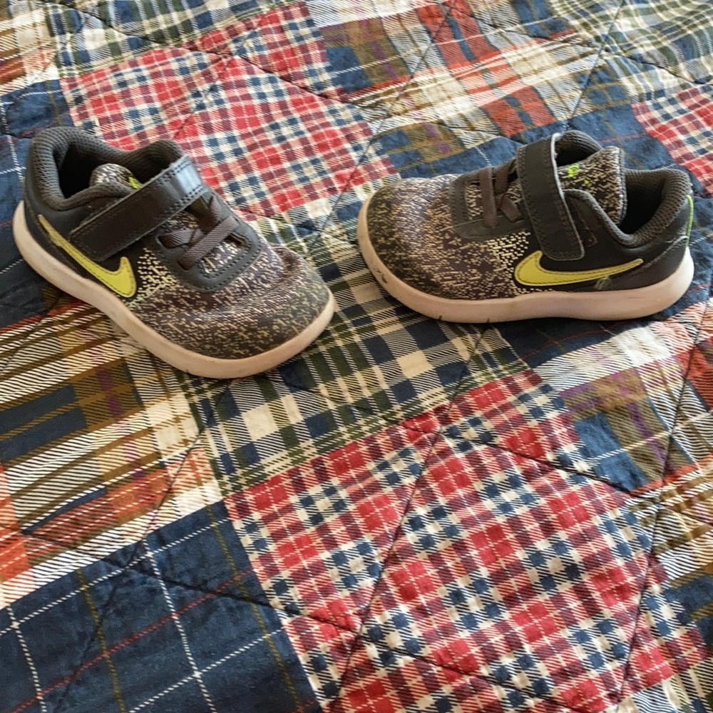 Nike shoes size 8c